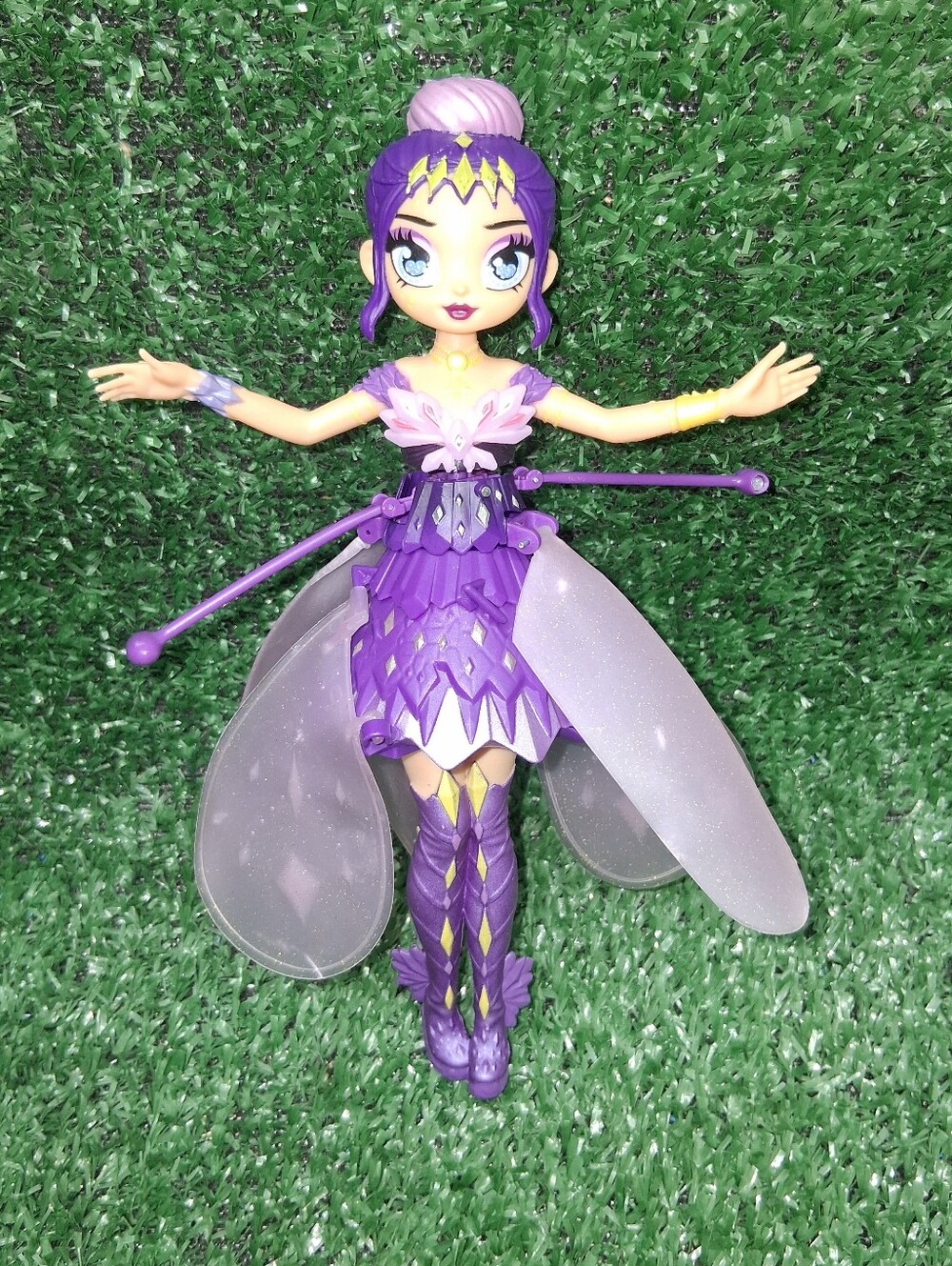 Hatchimals Colleggtibles Purple Crystal Flyer, doll only